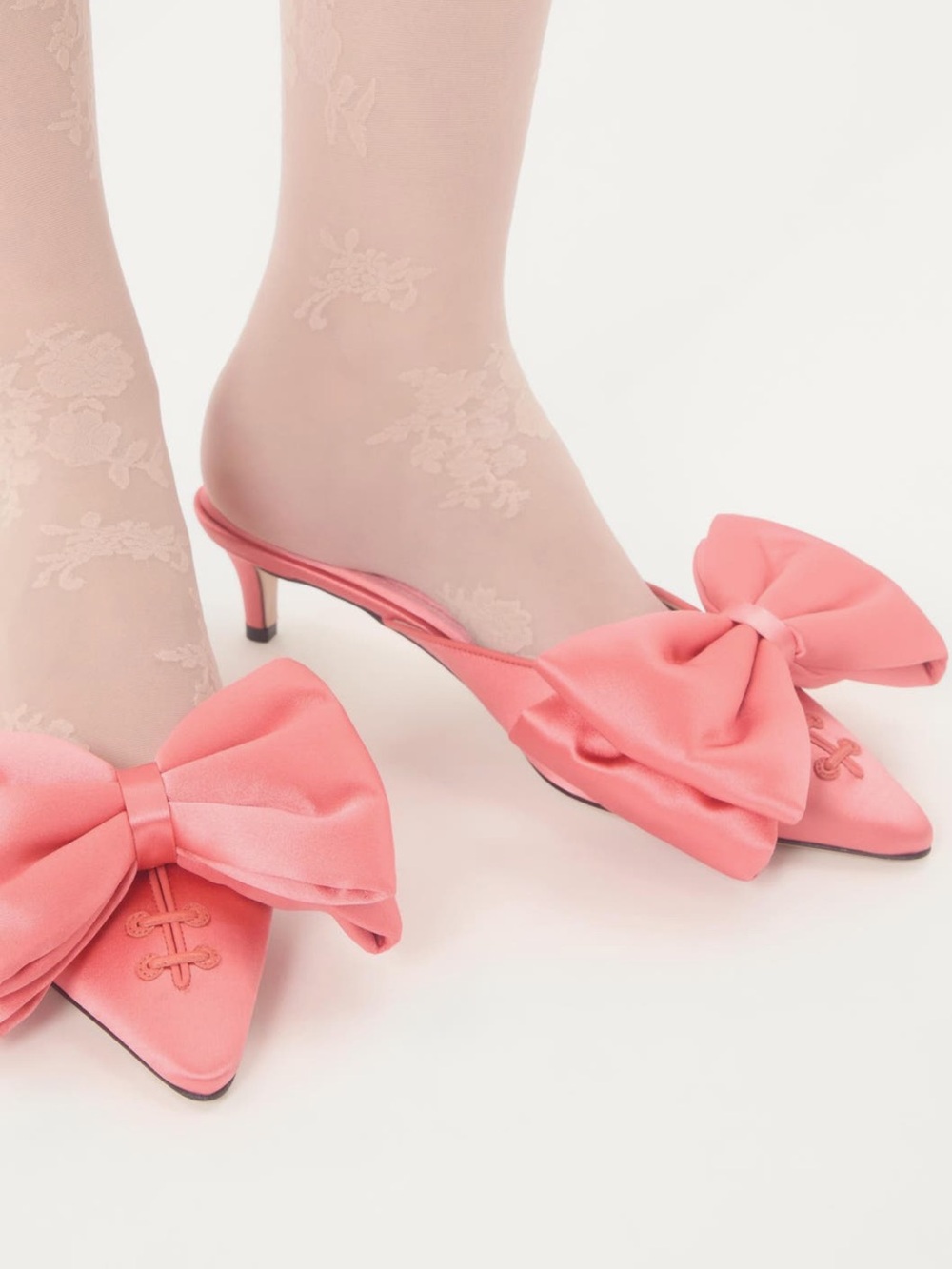 Valentino Garavani Yolande Bow Pointed Toe Mule Pump - Picture 4 of 8
